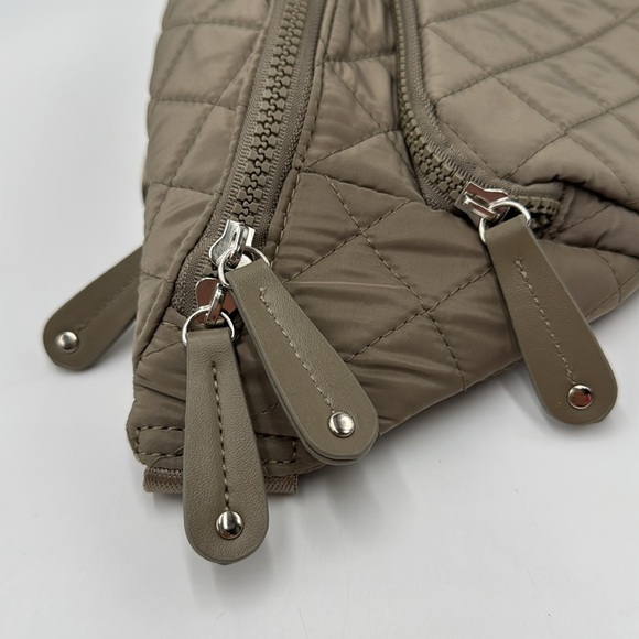 NWOT STRATAH Quilted Crossbody Belt Bag Taupe Adjustable Strap - Picture 9 of 12
